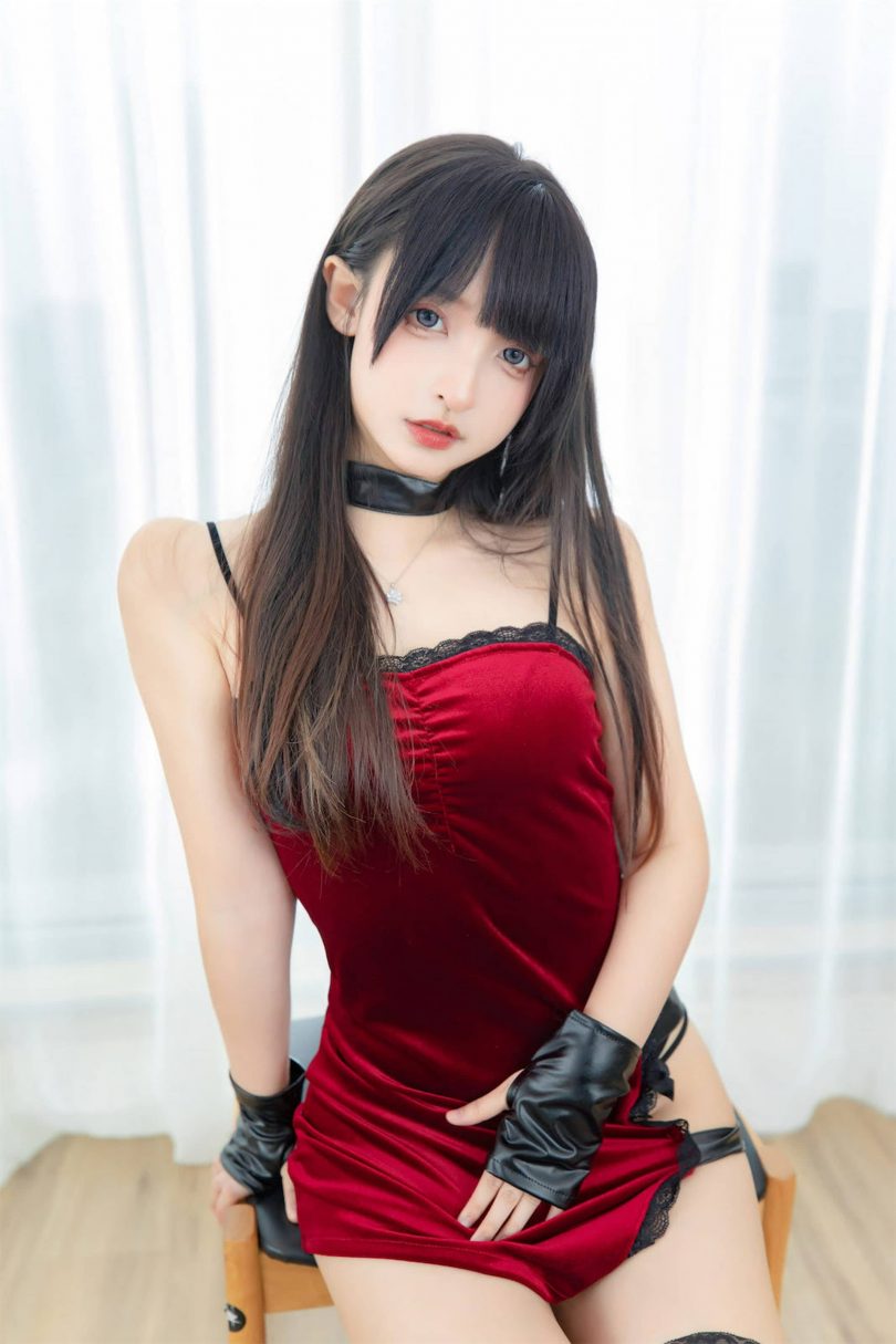 神楽坂真冬cos_男爵夫人 | 神楽坂真冬_男爵夫人·吊带红裙cos [75P-247MB]