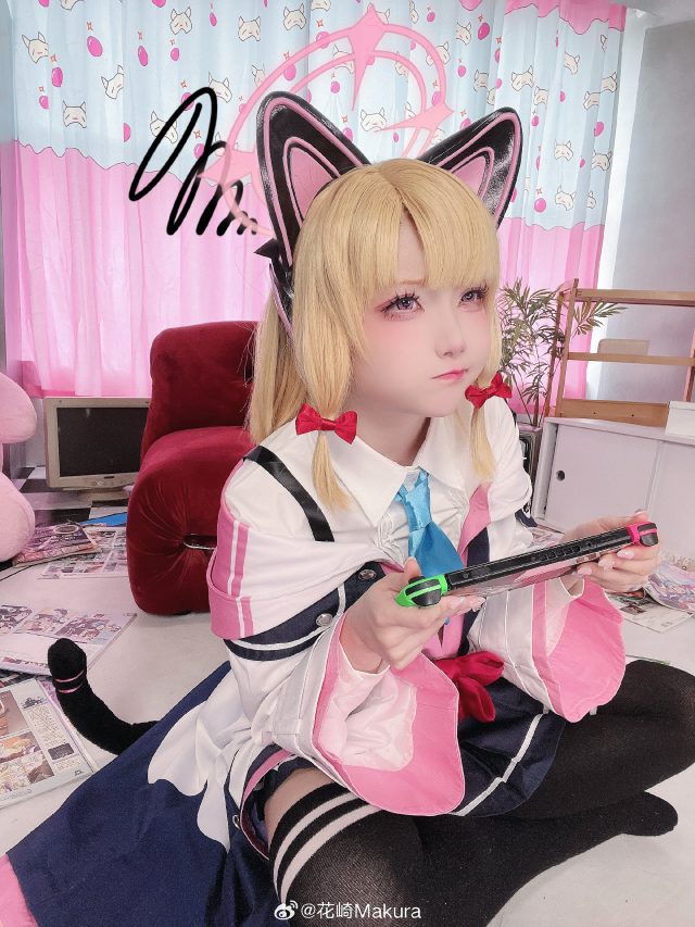 花崎Makura cos《蔚蓝档案》才羽桃井，从游戏走出的粉嫩二星插图1