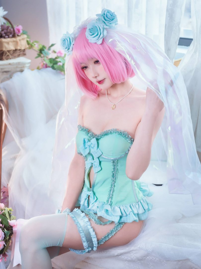 阿包也是兔娘cos梦梦 | 阿包也是兔娘_梦梦·婚纱内衣cos作品 [33P-612MB]
