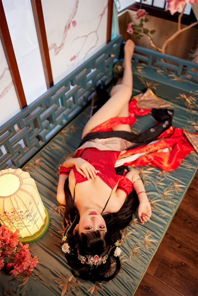 从《碧蓝航线》到现实：Shika小鹿鹿的“逸仙”同人凤冠霞帔之美(番名《碧蓝航线》)插图1