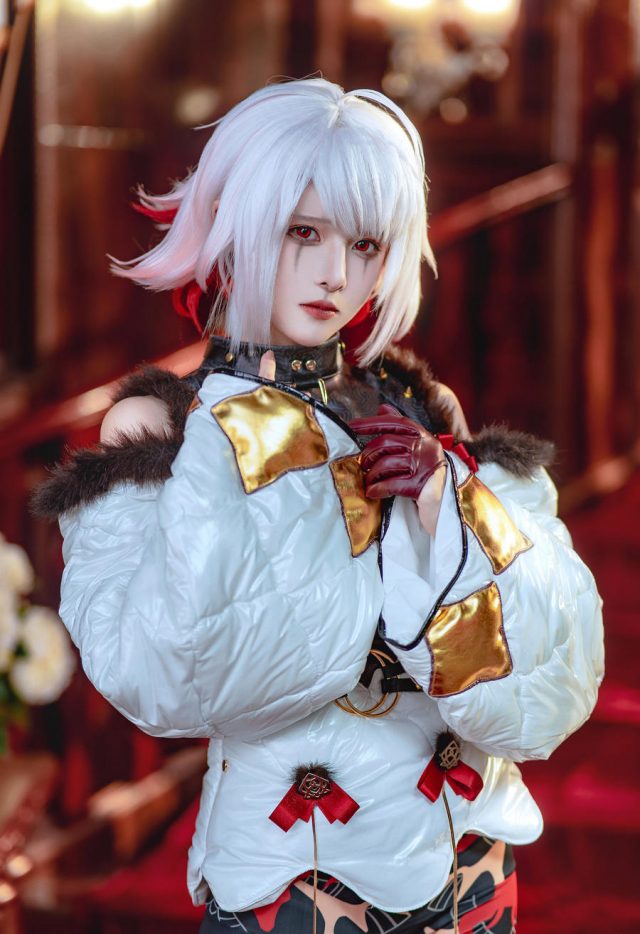 重庆美妹腥味猫罐：不仅容貌出众，而且COSPLAY才华令人惊叹插图4