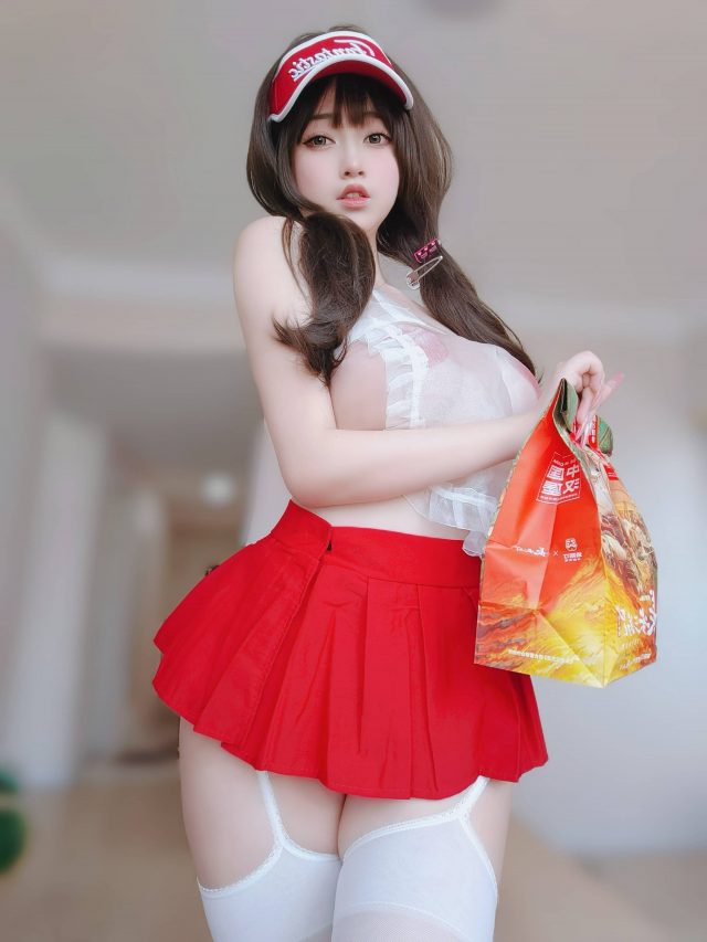 coser“女主K”化身汉堡快递员，造型惹火撩人心弦(女主是coser 的快穿小说)插图5