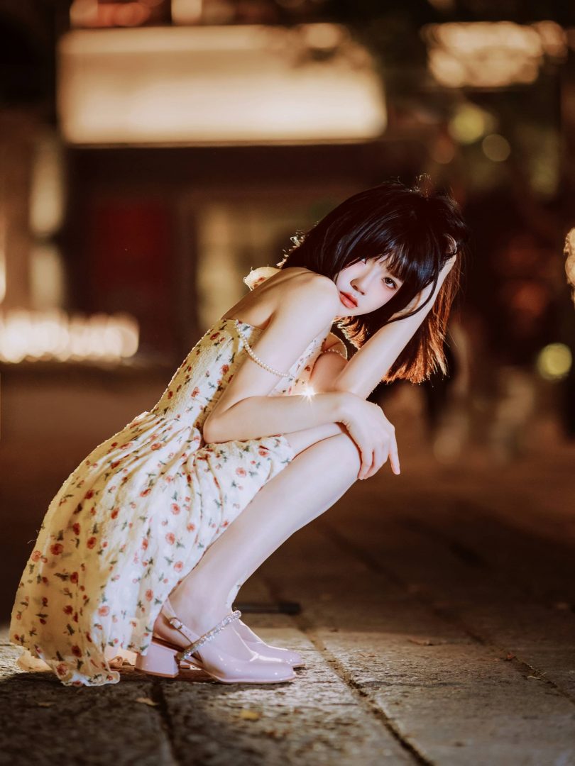 桜桃喵cos_晚风 | 桜桃喵_晚风·露背碎花裙cos作品 [14P-231MB]