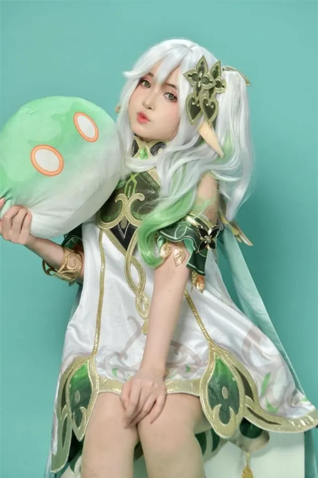 女主播“Baby Co”的《原神》纳西妲cosplay，让粉丝们兴奋不已！(女主播如何能吸引大哥)插图4