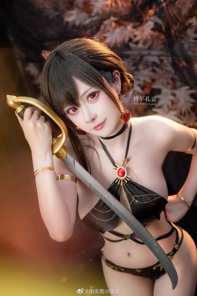 阳炎型小菠萝cos博尔扎诺，展现“碧蓝航线COSPLAY”的绝美诱惑(阳炎型小菠萝 佩拉)插图5