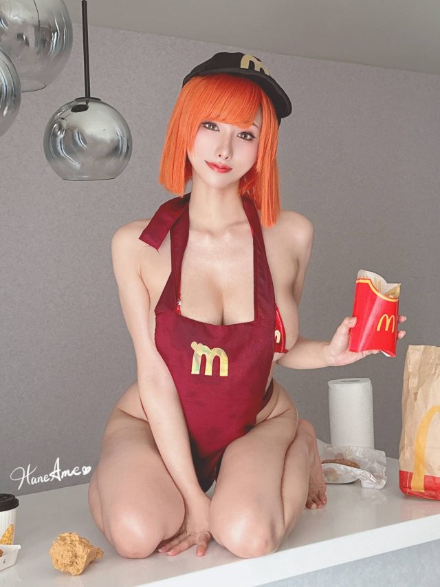 不一样的麦当劳餐厅体验，coser“雨波_HaneAme”亲身示范！(麦当劳不同地区的产品)插图1