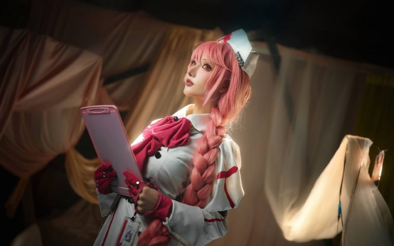 紫氯氯cos安 | 紫氯氯_无期迷途·安 护士cos作品 [13P-35MB]