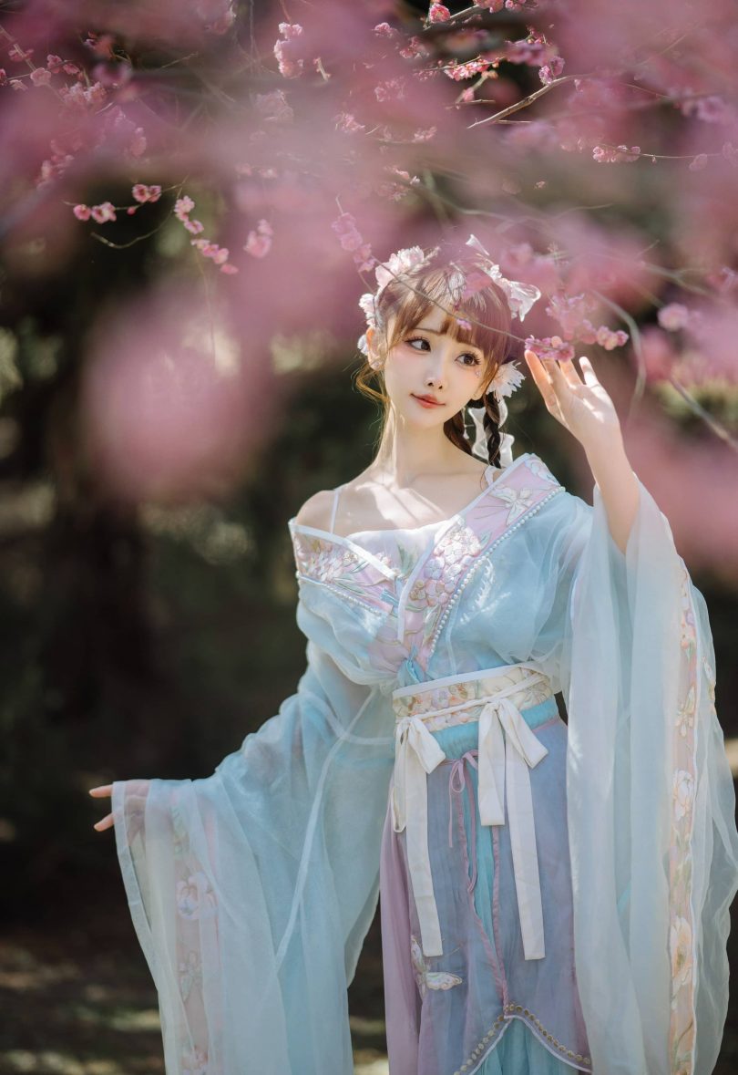 紫氯氯cos古典美女 | 紫氯氯_二月梅花·古典美女cos作品 [18P-87MB]