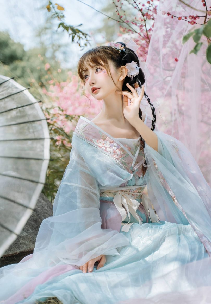 紫氯氯cos古典美女 | 紫氯氯_二月梅花·古典美女cos作品 [18P-87MB]