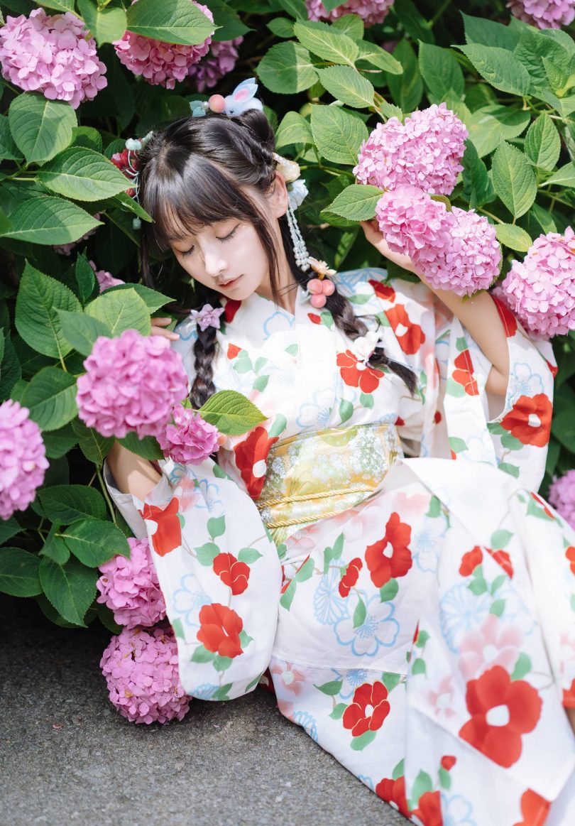 紫氯氯cos花季少女 | 紫氯氯_花季少女·无尽夏 和服cos作品 [18P-57MB]