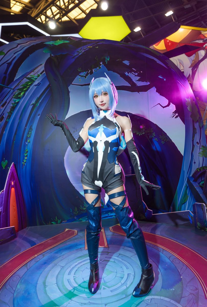 紫氯氯cos赛贝丝 | 紫氯氯_300大作战·赛贝丝cos作品 [9P-43MB]