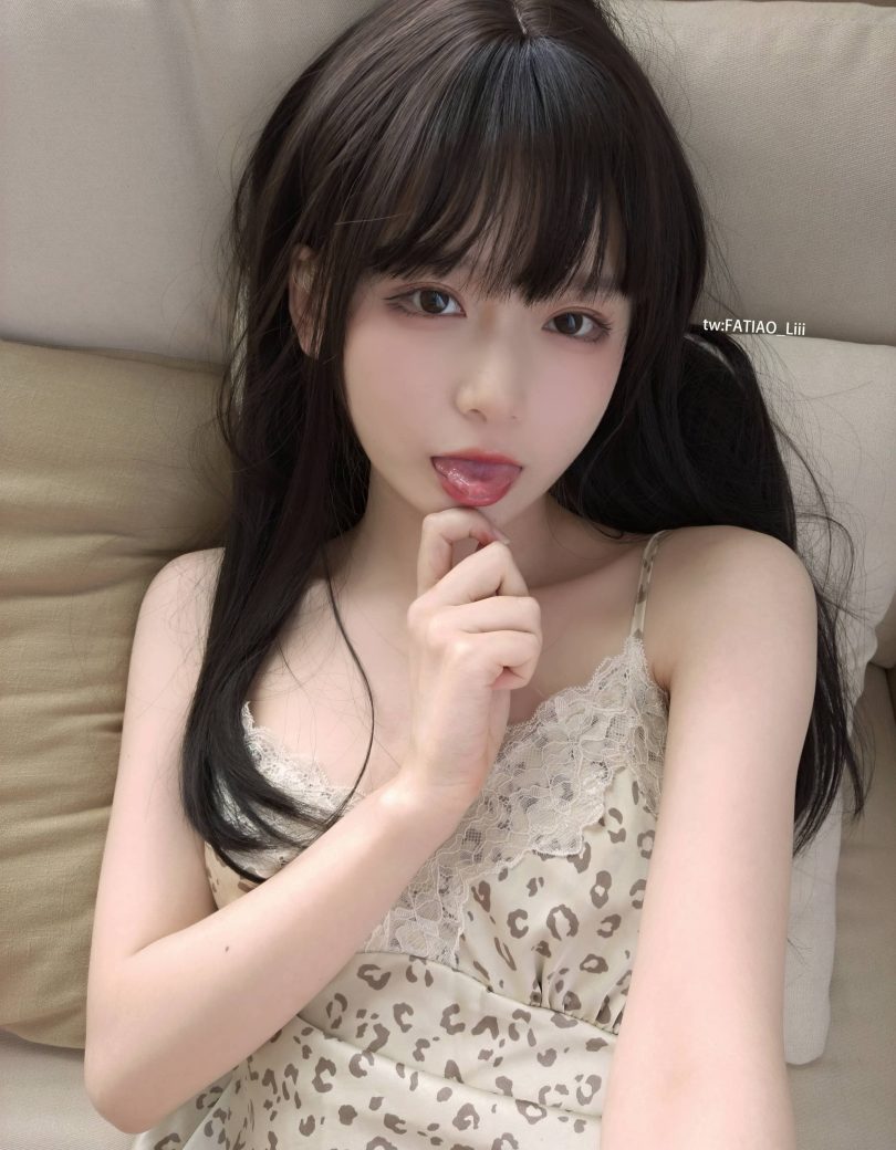 迷之呆梨cos居家少女 | 迷之呆梨_居家少女·豹纹睡衣cos作品 [100P-676MB]