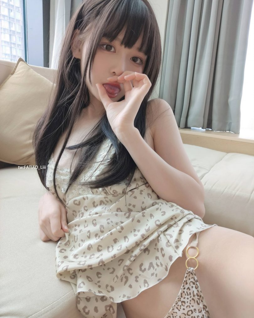 迷之呆梨cos居家少女 | 迷之呆梨_居家少女·豹纹睡衣cos作品 [100P-676MB]