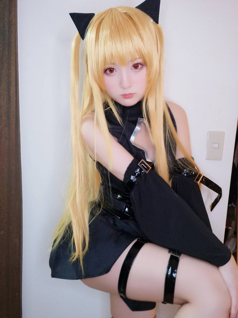 Yuki亭cos伊芙 | Yuki亭_出包女王·金色之暗伊芙cos作品 [21P-31MB]