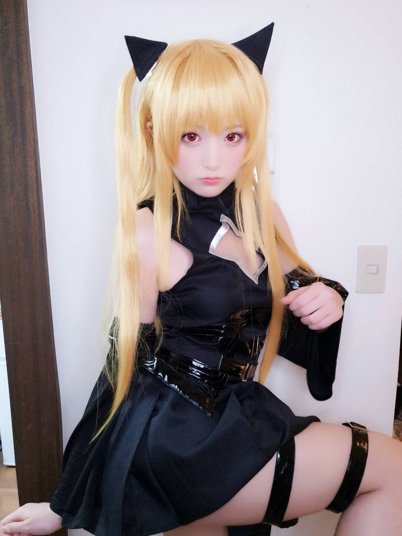 Yuki亭cos伊芙 | Yuki亭_出包女王·金色之暗伊芙cos作品 [21P-31MB]