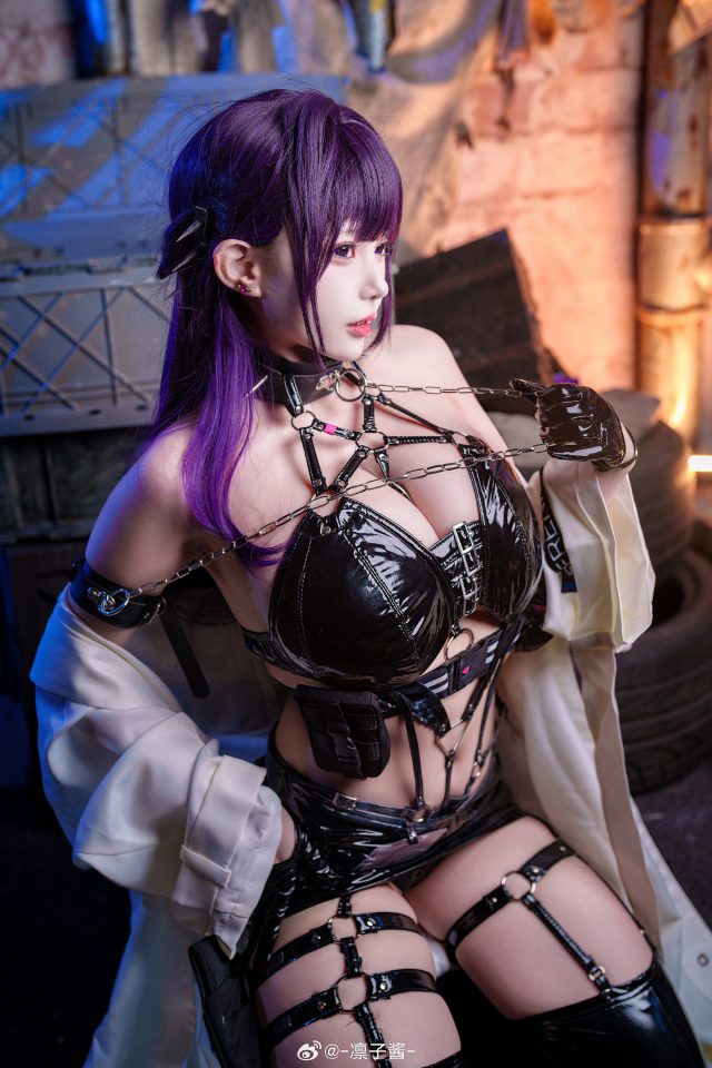 梦幻现实：凛子酱演绎《胜利女神：妮姬》米哈拉的绝美COSPLAY插图5