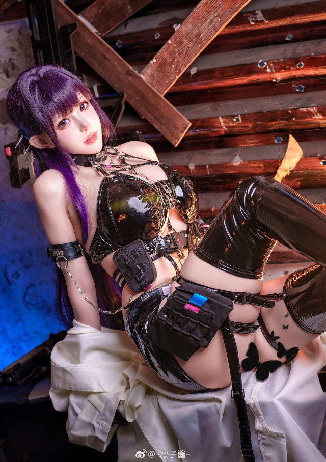 梦幻现实：凛子酱演绎《胜利女神：妮姬》米哈拉的绝美COSPLAY插图2