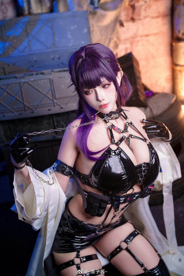 梦幻现实：凛子酱演绎《胜利女神：妮姬》米哈拉的绝美COSPLAY插图4