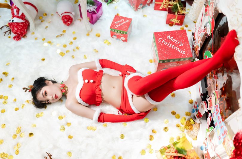 妍子坚不可摧cos_圣诞特辑 | 妍子坚不可摧_圣诞节·圣诞礼物cos作品 [9P-74MB]