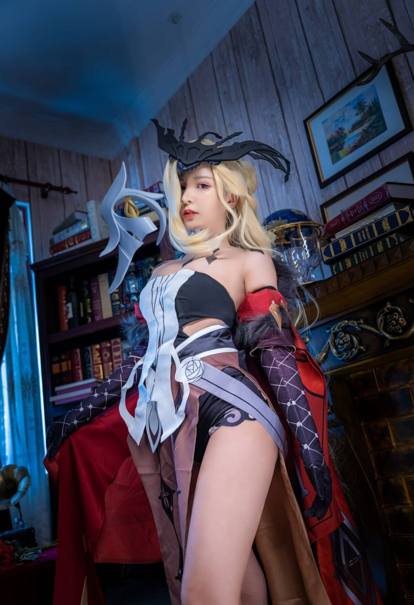 妍子坚不可摧cos La Signora | 妍子坚不可摧_原神·La Signora cos [15P-150MB]