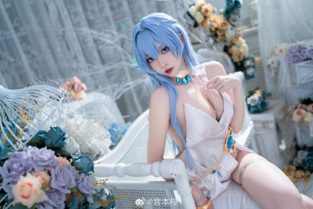 宮本桜cos《胜利女神：妮姬》海伦，性感礼服绽放宙斯盾之花(宫本唱歌)插图1