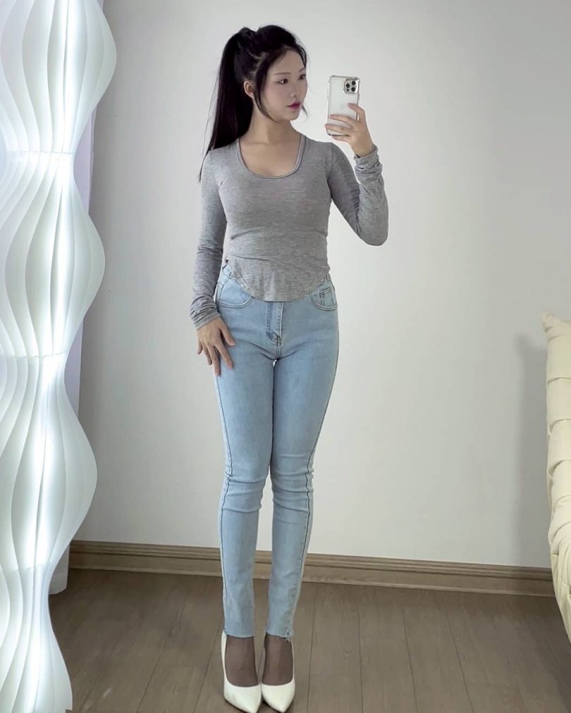 抖娘-利世cos_自摄系列 | 抖娘利世_自摄·牛仔裤 丝袜cos作品 [50P-206MB]