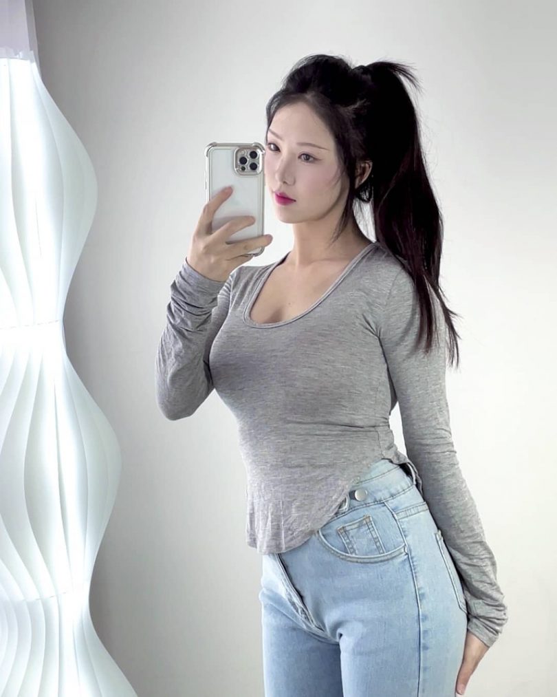 抖娘-利世cos_自摄系列 | 抖娘利世_自摄·牛仔裤 丝袜cos作品 [50P-206MB]