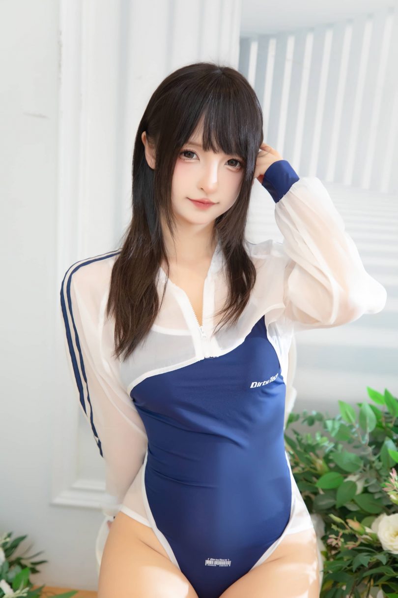 神楽坂真冬cos_夏日泳装 | 神楽坂真冬_夏日泳装·白色丝袜cos [75P2V-430MB]插图