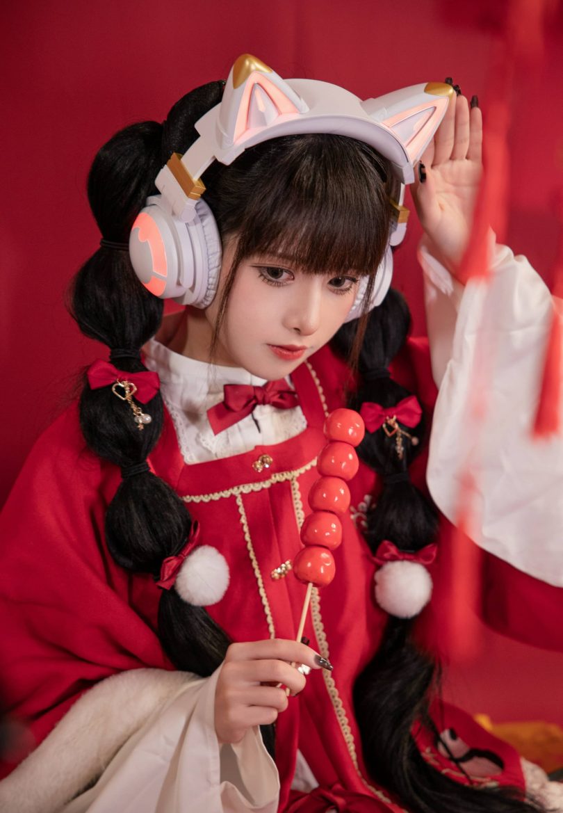 腥味猫罐cos_新年系列 | 腥味猫罐_新年快乐cos作品 [12P-109MB]