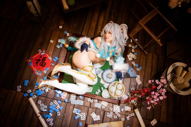 游戏角色走出屏幕，G44不会受伤完美cos《少女前线》芙洛伦(游戏角色出道)插图
