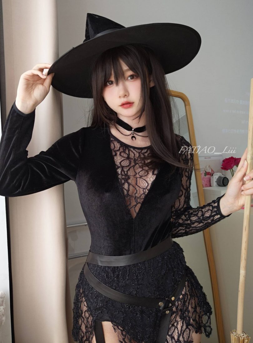 迷之呆梨cos女魔法师 | 迷之呆梨_女魔法师·黑色蕾丝cos作品 [116P-278MB]插图