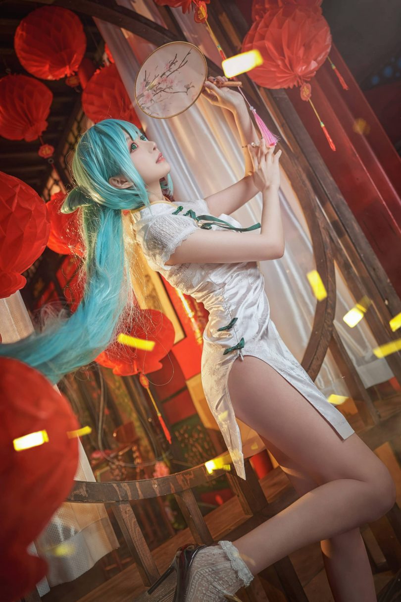 Shika小鹿鹿cos初音未来 | Shika小鹿鹿_初音未来·韶华旗袍cos [14P2V-88MB](shika小鹿鹿知乎)插图3