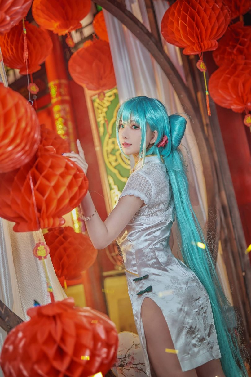 Shika小鹿鹿cos初音未来 | Shika小鹿鹿_初音未来·韶华旗袍cos [14P2V-88MB](shika小鹿鹿知乎)插图5