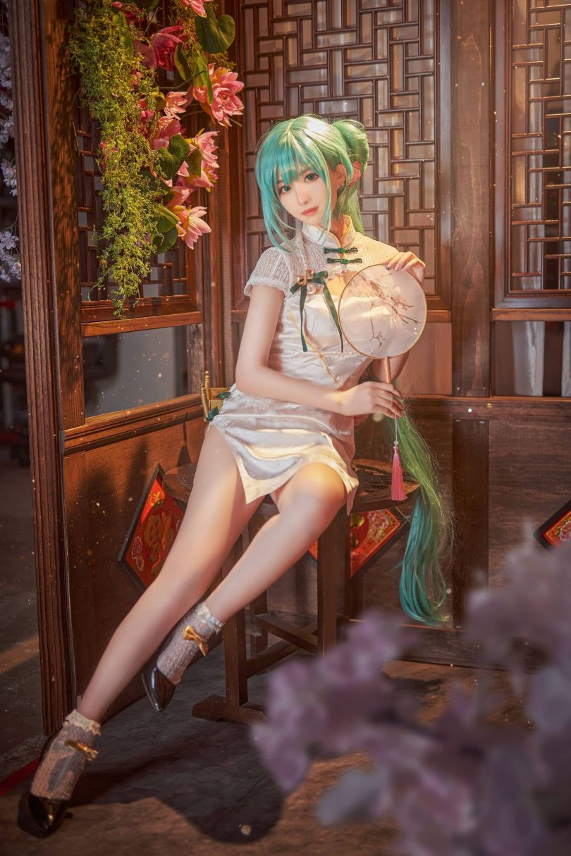 Shika小鹿鹿cos初音未来 | Shika小鹿鹿_初音未来·韶华旗袍cos [14P2V-88MB](shika小鹿鹿知乎)插图2