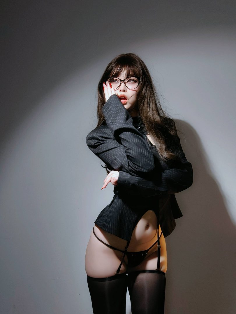 女主K cos秘书 | 女主K_OL制服·秘书的丝袜cos作品 [93P2V-629MB]