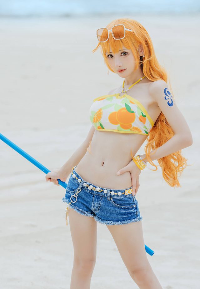 穿越《航海王》海洋世界：紫氯氯的“小贼猫”娜美COS(穿越海贼王的小说推荐知乎)插图