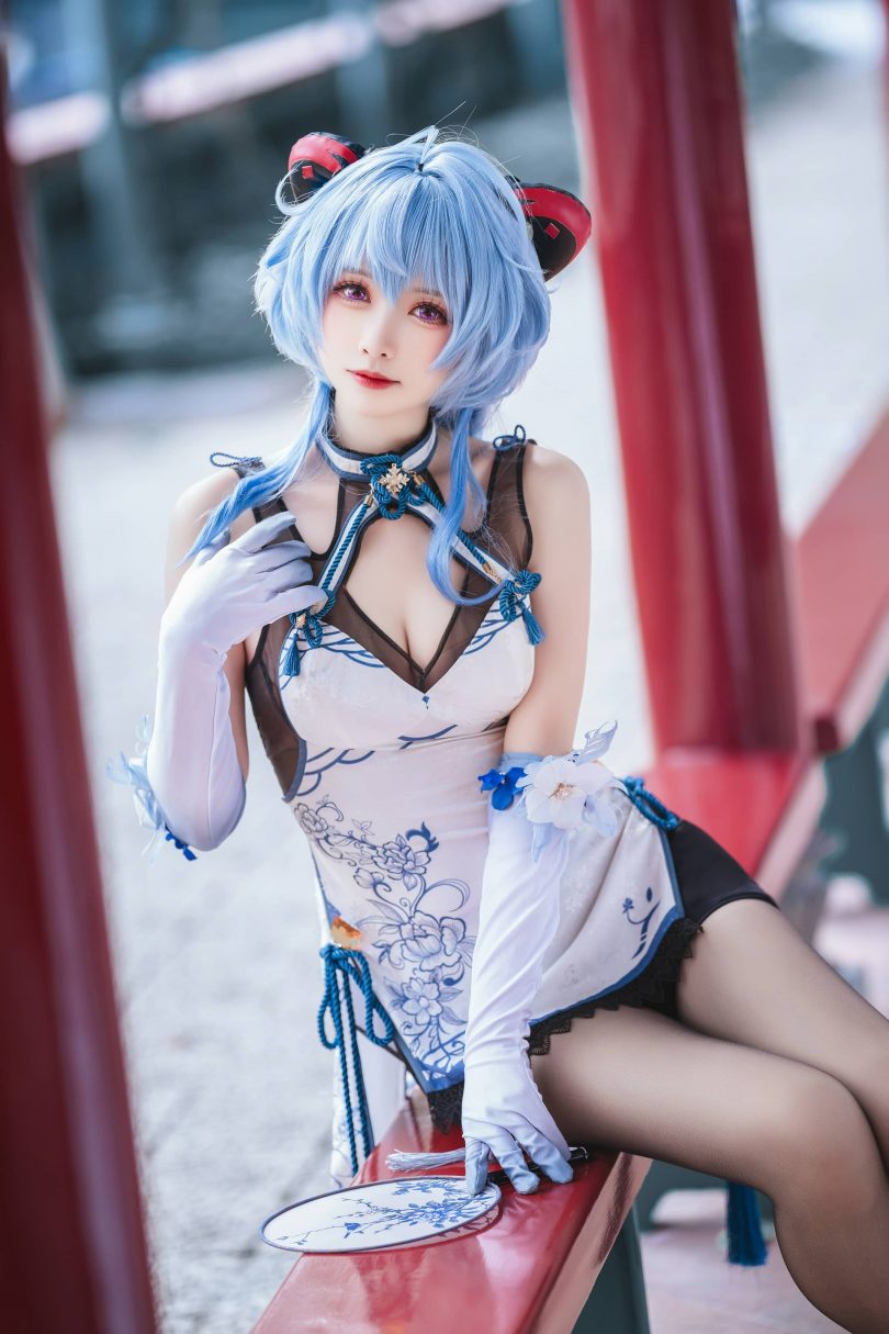 美轮美奂的二次元逆袭:大大卷卷小卷旗袍版甘雨COS 美轮美奂的二次元逆袭:大大卷卷小卷旗袍版甘雨COS