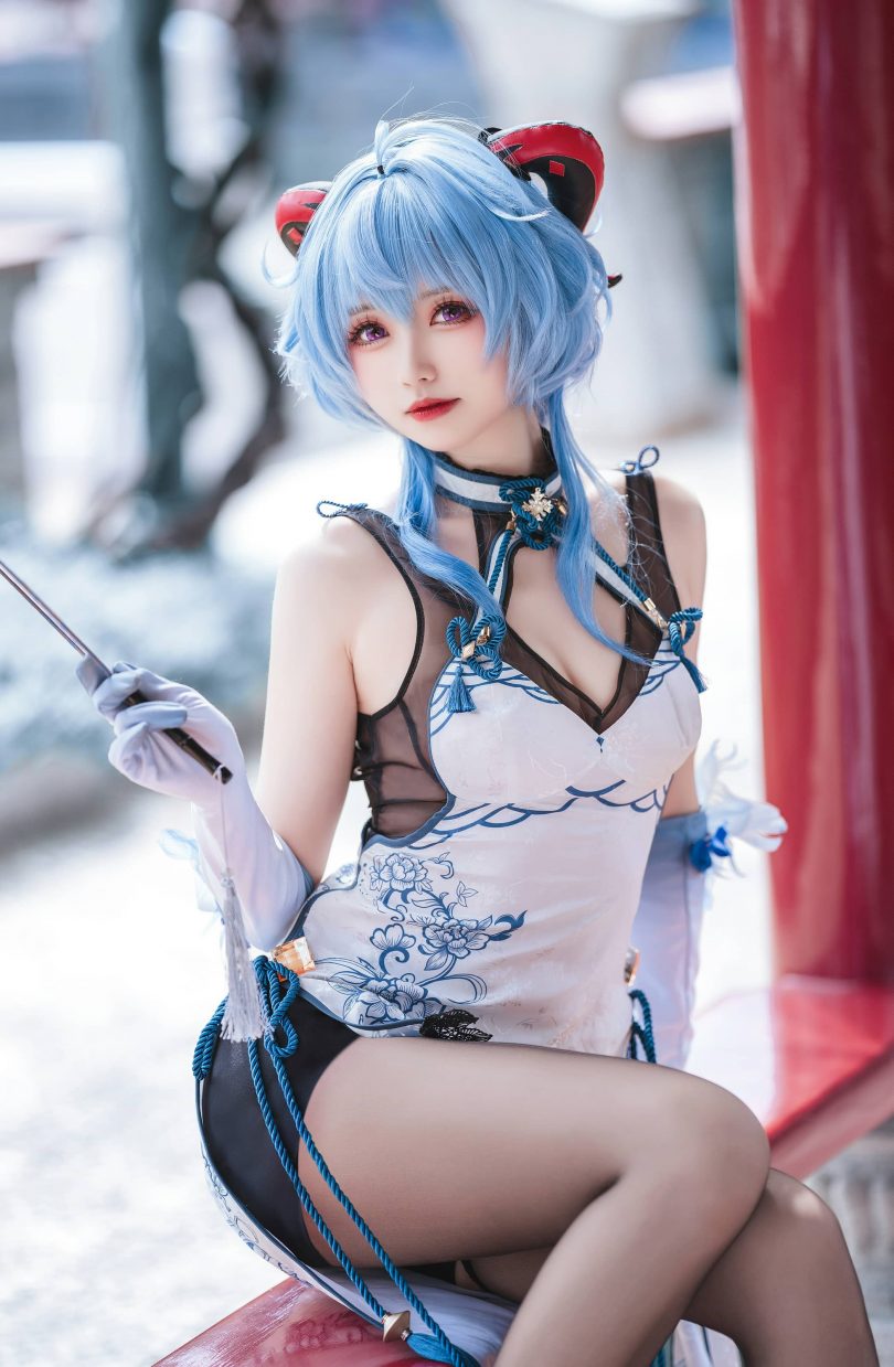 美轮美奂的二次元逆袭:大大卷卷小卷旗袍版甘雨COS 美轮美奂的二次元逆袭:大大卷卷小卷旗袍版甘雨COS