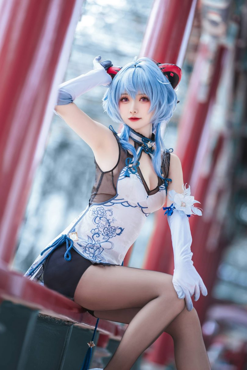 美轮美奂的二次元逆袭:大大卷卷小卷旗袍版甘雨COS 美轮美奂的二次元逆袭:大大卷卷小卷旗袍版甘雨COS