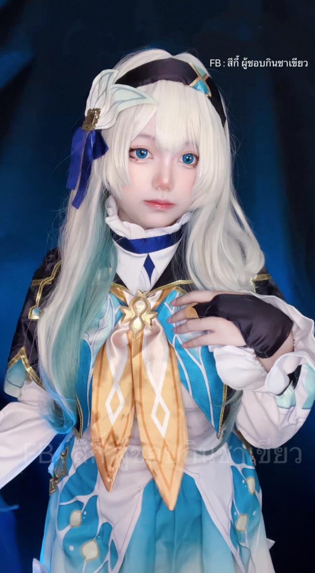 崩坏：星穹铁道 | 泰国女coser Khun_Mook化身银发战士流萤