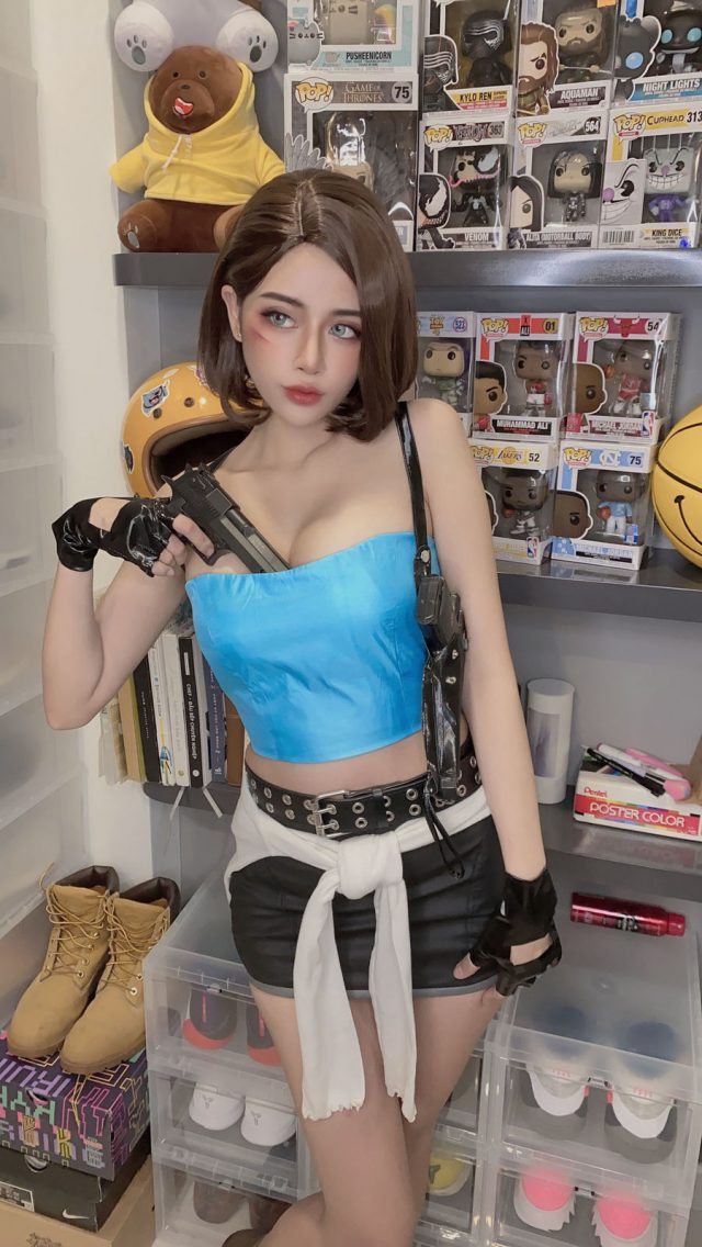莫莉卡的魅力再现：日本coser Byoru化身的美丽性感的梦魔