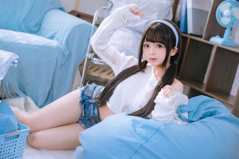 日奈娇cos奶娇 | 椎名莜(日奈娇)_奶娇日常·牛仔毛衣cos [67P2V-2.85GB]