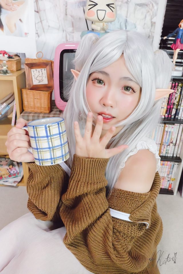 日本coser Kotoro化身芙莉莲，完美再现千年萝莉的慵懒魅力