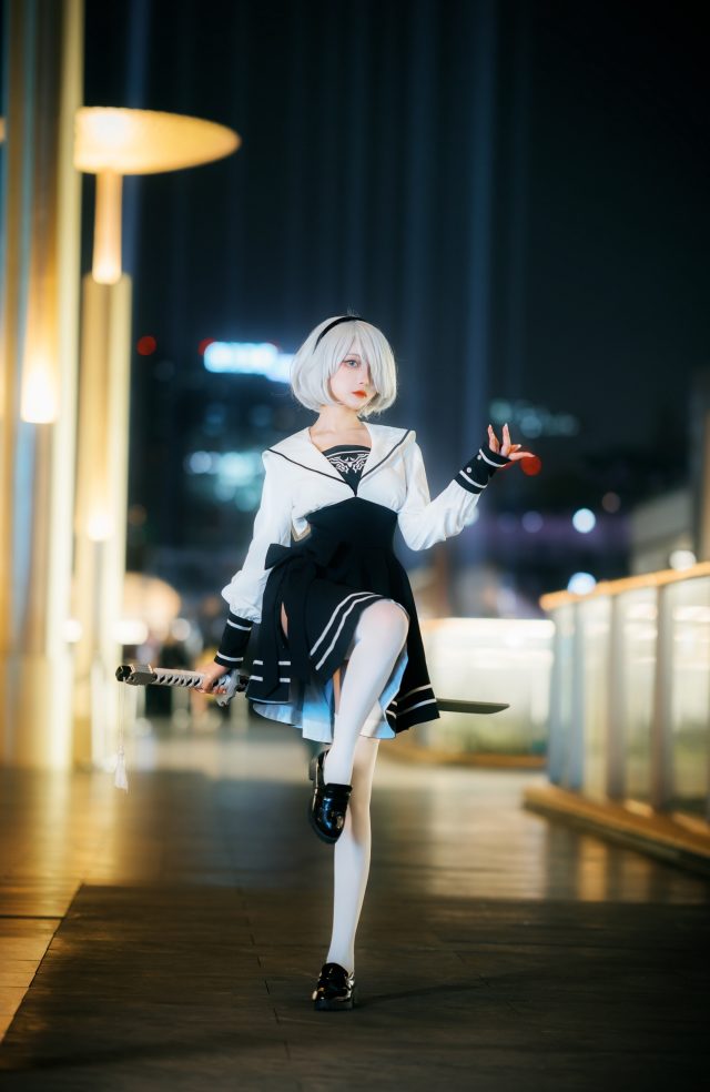 凰儿cos2B冷酷与可爱兼备：尼尔机械纪元新形象大揭秘
