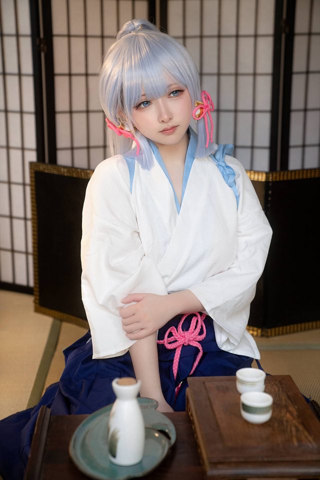 樱梨梨Eriri原神COS：演绎剑道服版神里凌华的优雅与可爱