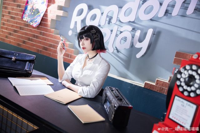 流一_喵喵喵喵喵喵艾莲COS：演绎小鲨鱼的懒散与性感