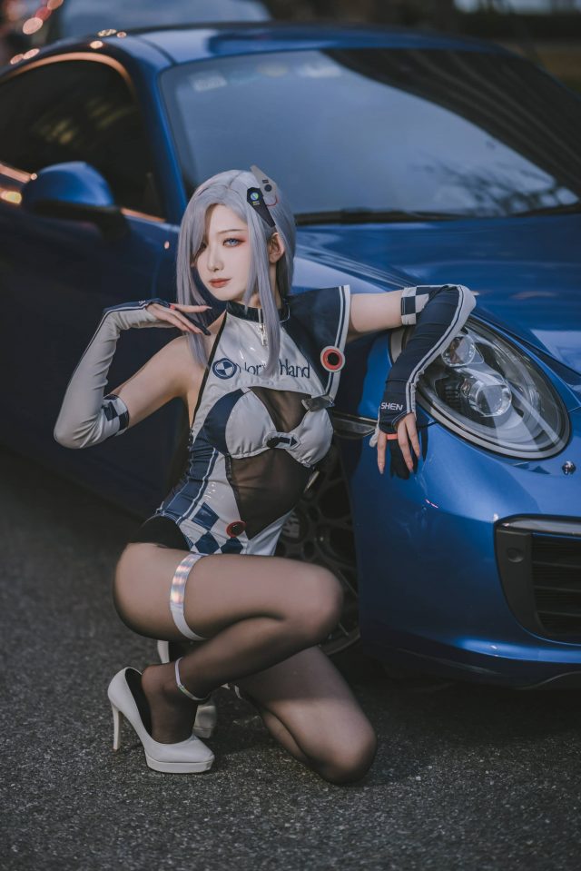 现代性感与古典仙气的碰撞:封疆疆v原神申鹤cos魅力迷人 现代性感与古典仙气的碰撞:封疆疆v原神申鹤cos魅力迷人