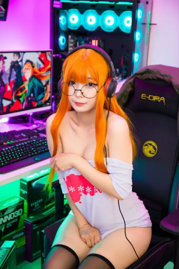 女神异闻录COS:泰国Umeko_J演绎佐仓双叶的俏皮与性感