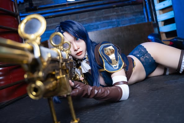 从冷酷战士到性感女神:Coser RiNa独特演绎皮城女警凯特琳 从冷酷战士到性感女神:Coser RiNa独特演绎皮城女警凯特琳