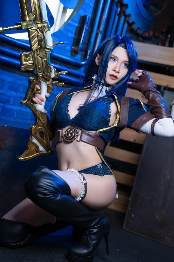 从冷酷战士到性感女神:Coser RiNa独特演绎皮城女警凯特琳 从冷酷战士到性感女神:Coser RiNa独特演绎皮城女警凯特琳